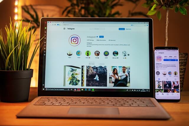 Shows the layout of Instagram and gives an examples of how a Instagram page might look like.